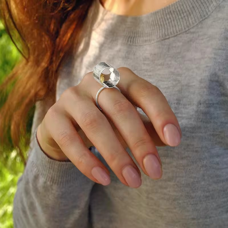 Ring "Meeting Love" Mädchen oder Junge mit Katze,  925er Silber, 18K Gold