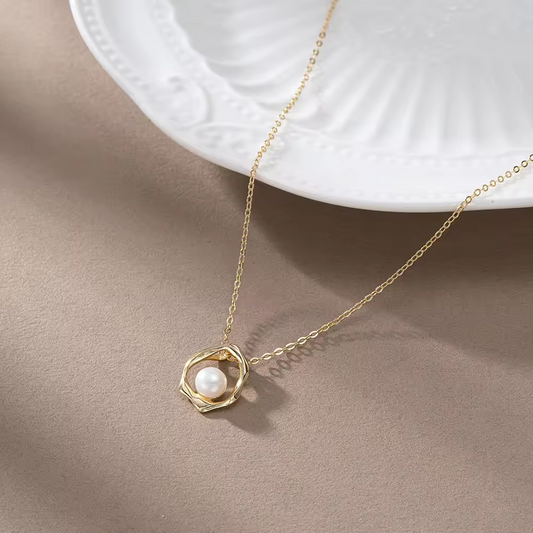 Handmade minimalist necklace irregular circle and pearl